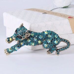 NEW Vintage Leopard Brooch 💚 Emerald & Gold Rhinestone Pin. Panther Brooch 🐆